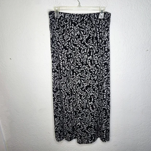 J. Jill Black and White Midi Skirt, A Line Sz XS Floral w Elastic Waist and Slit - Picture 8 of 13